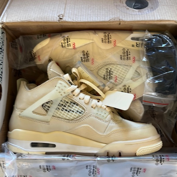 Off white Jordan sail